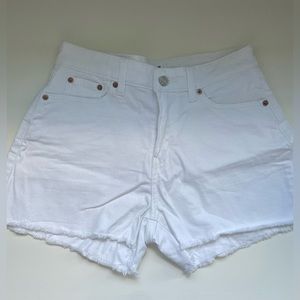 Levi’s denim white frayed edge high rise shorts Sz 8 W29